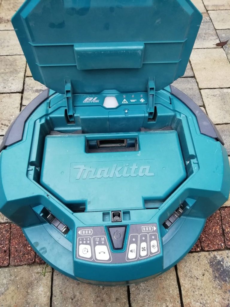 MAKITA DRC200 bezprzewodowy robot,  odkurzacz przemysłowy