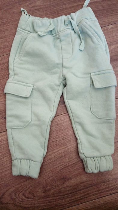 Spodnie dresowe chłopięce rozmiar 74