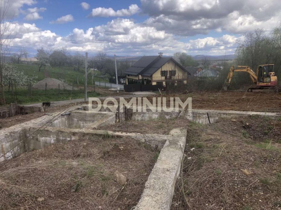 Продається земельна ділянка в с. Велятино