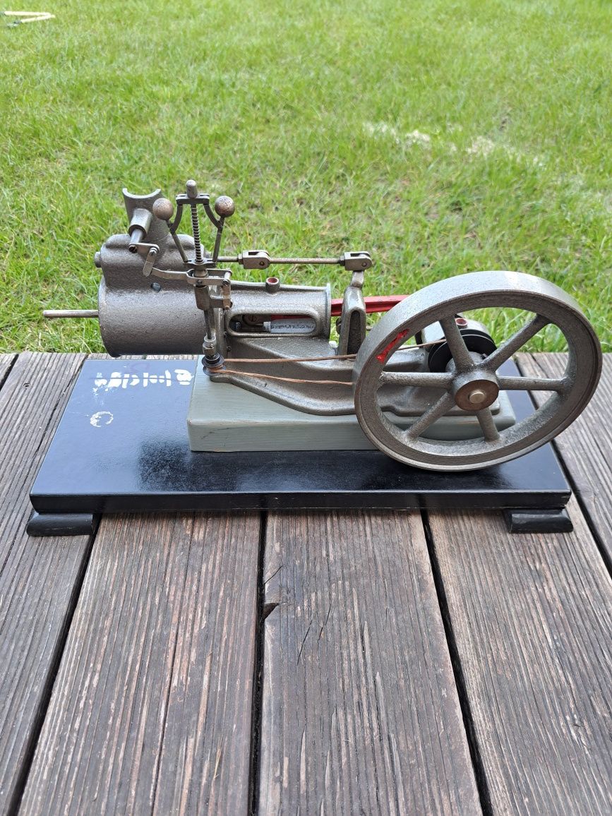 Szkolny model silnika parowego przekrój