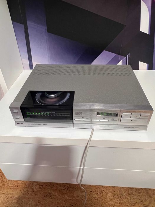 CD плеер Philips CD 303
