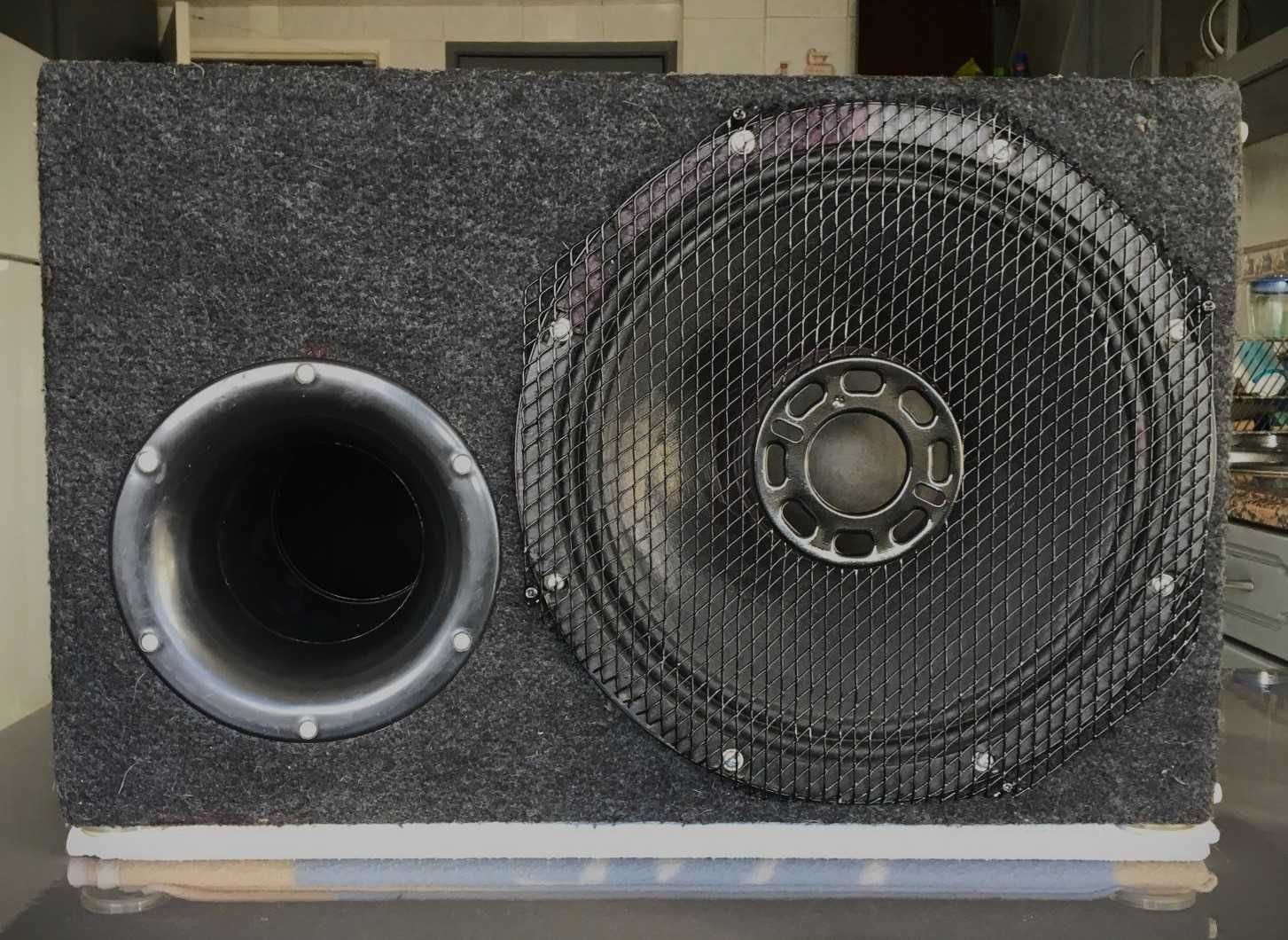 Subwoofer Bass Reflex de 12 polegadas com woofer RCF