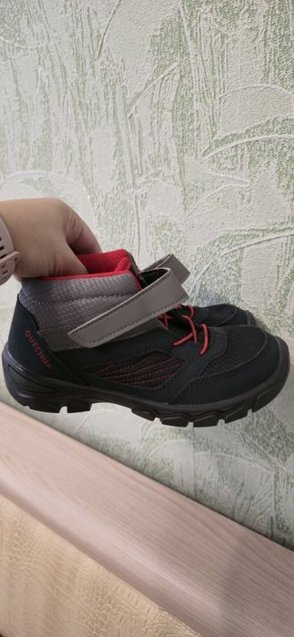 Черевики дитячі туристичні QUECHUA темно-сині 
Залишити відг