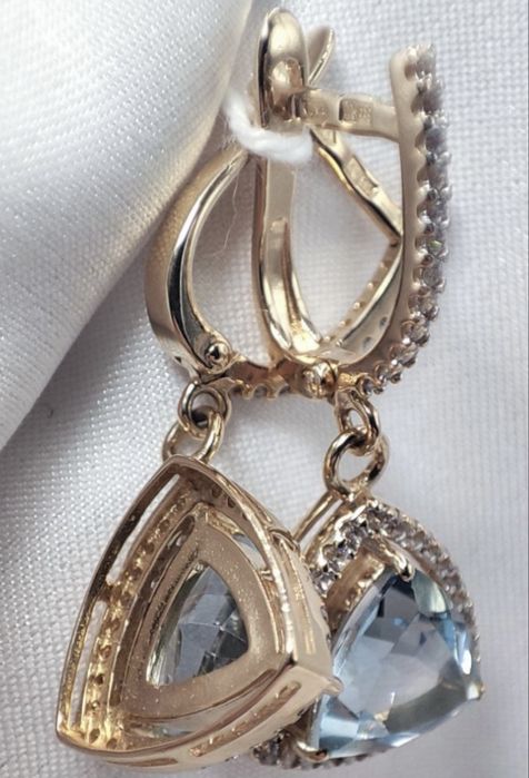#сережки# золото 585# длина 2,9 см# топаз# цирконий#