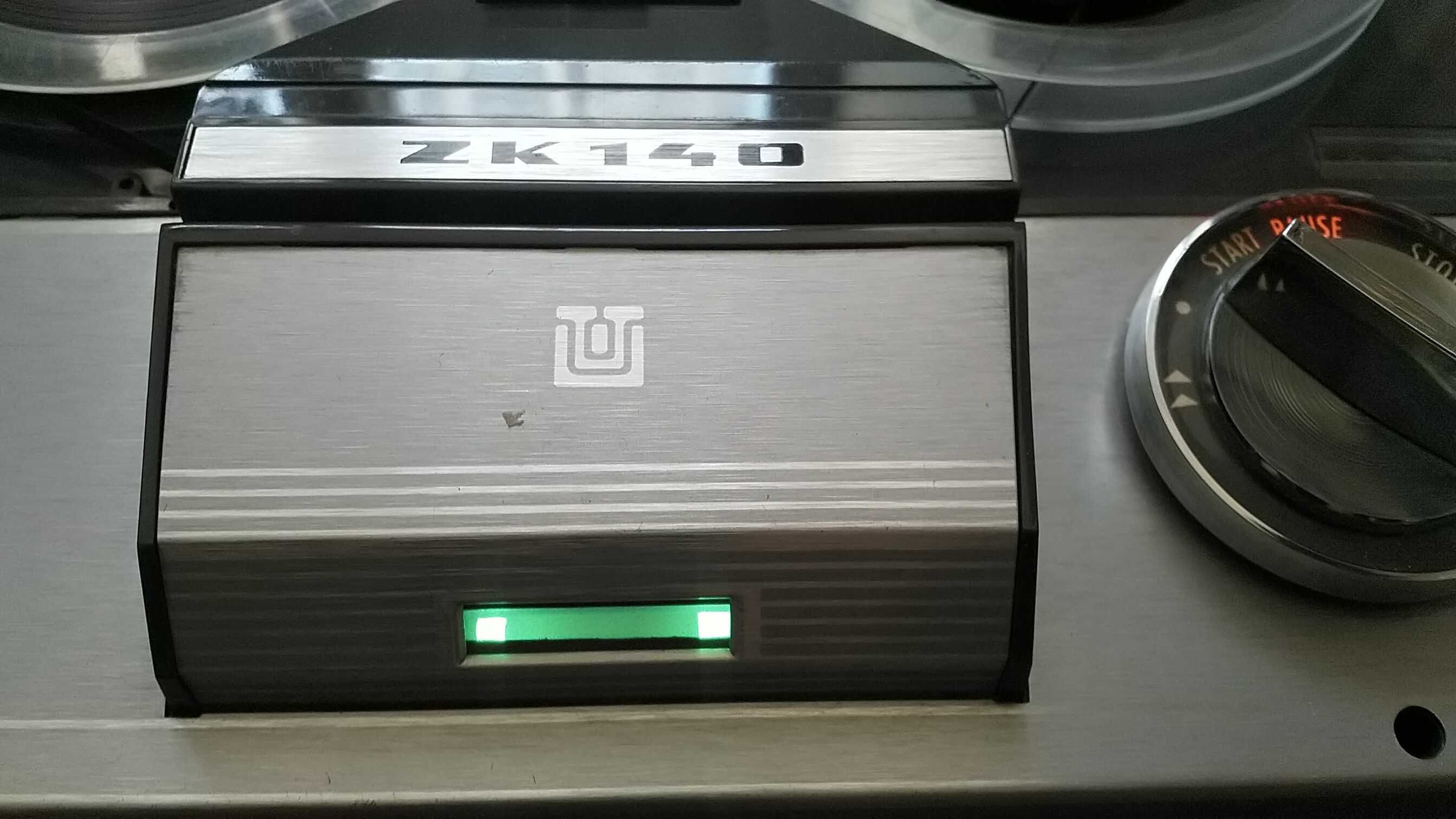magnetofon szpulowy Unitra ZRK ZK 140 i 3 taśmy w pudełku BASF