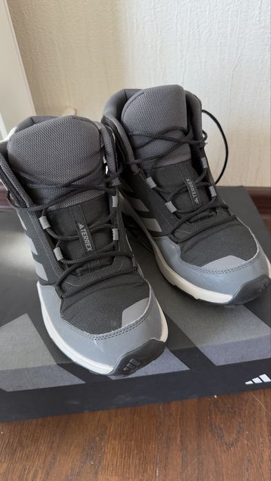 Зимние ботинки на мальчика адидас террекс