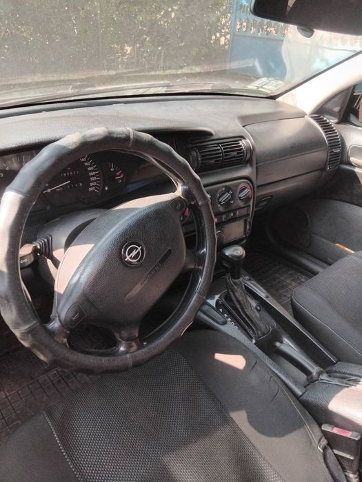 Opel Omega B,2,5 газ/бензин.