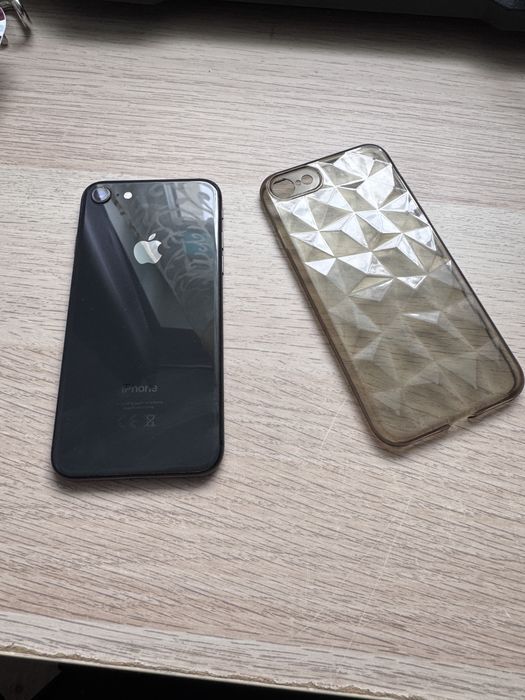 Iphone 8 64 GB. CZARNY