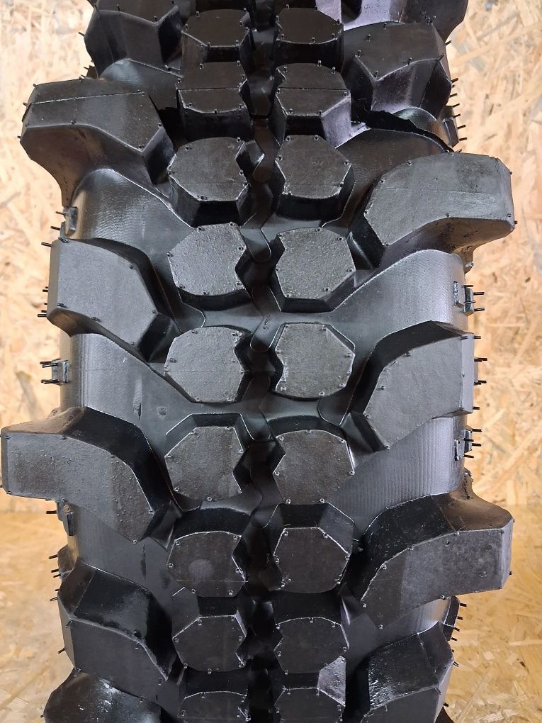 Opony terenowe 215 70 R15 Simex