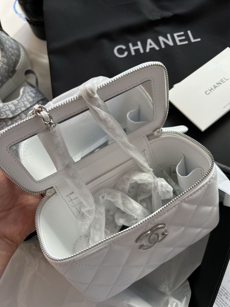 Сумка Chanel Шанель чемоданчик біла