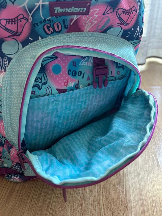 Mochila, base com rodas e estojo