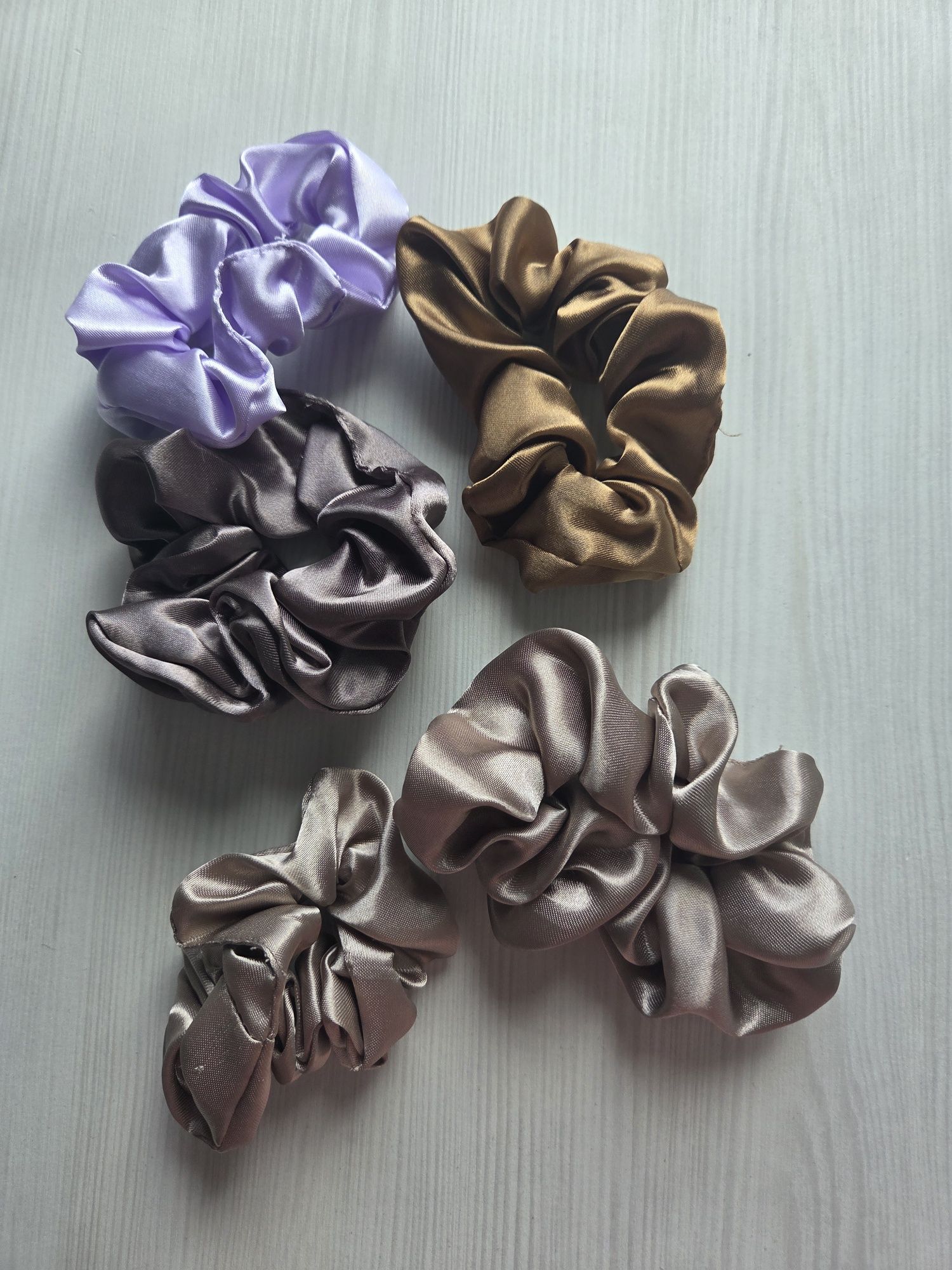Zestaw 5szt satynowych gumek do włosów scrunchie