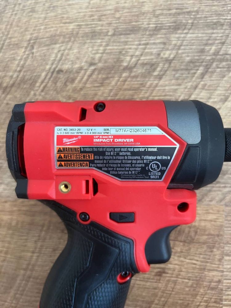 Імпакт ударний шуруповерт Milwaukee M12 Fuel 12V (з АКБ, ЗП і сумкою)
