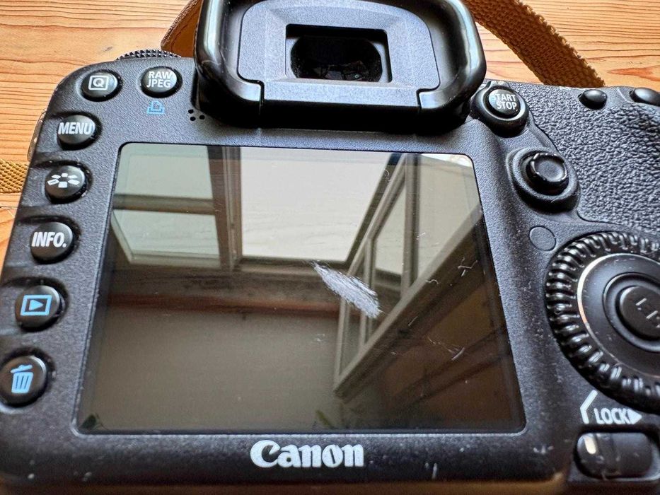 Canon EOS 7D + EF 50mm 1.8 + EFS 18-135mm + EF 55-200mm