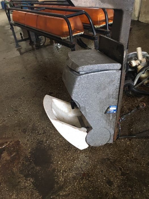 Рукомийник 24в з підігрівом для спецтехніки,вантажних авто