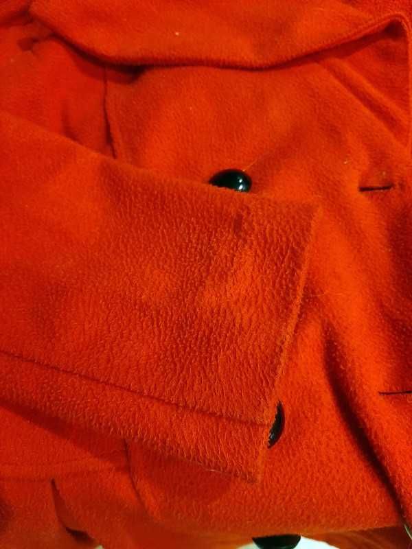 Rozkloszowany czerwony płaszcz koronka, przejściówka jesień/zima roz S
