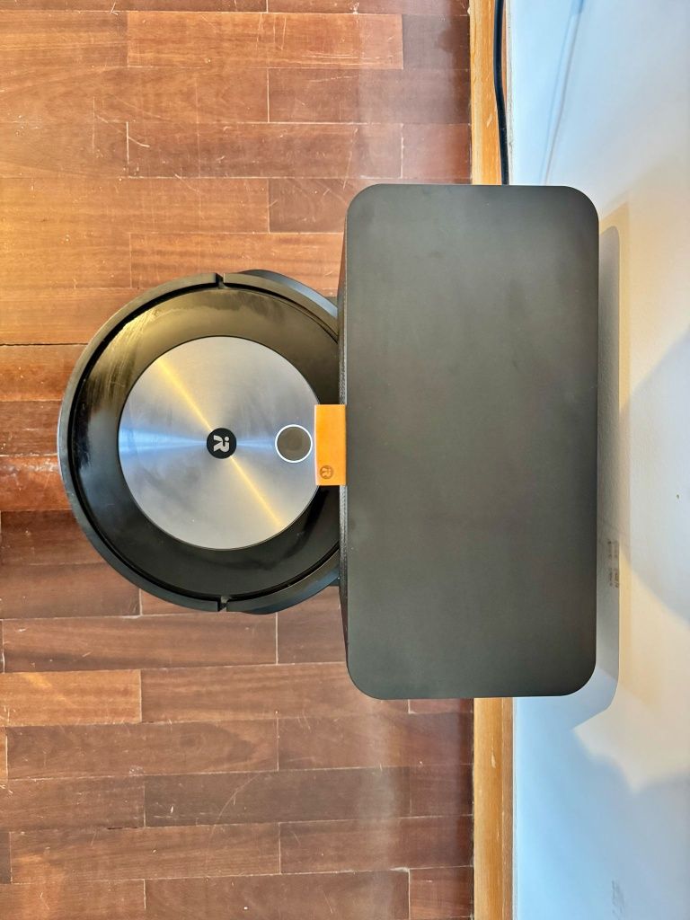 Roomba j7+ com base autolimpante + peças extra | iRobot robô aspirador