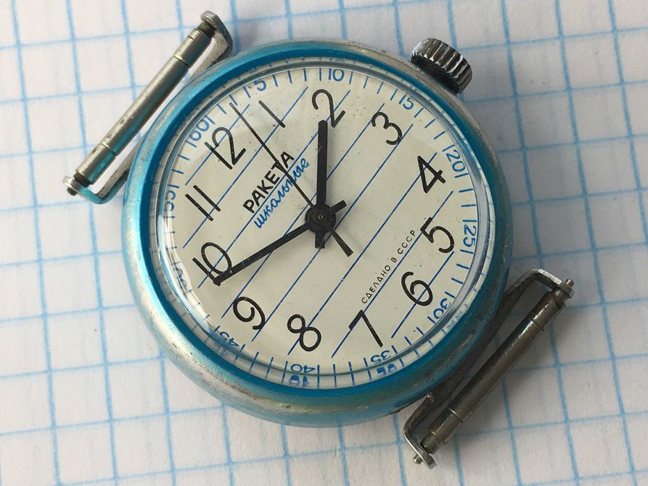 Часы механические Ракета школьные СССР не рабочие