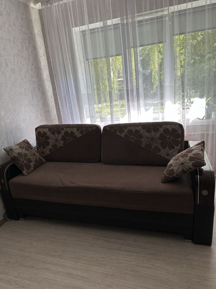 Продам диван б/в