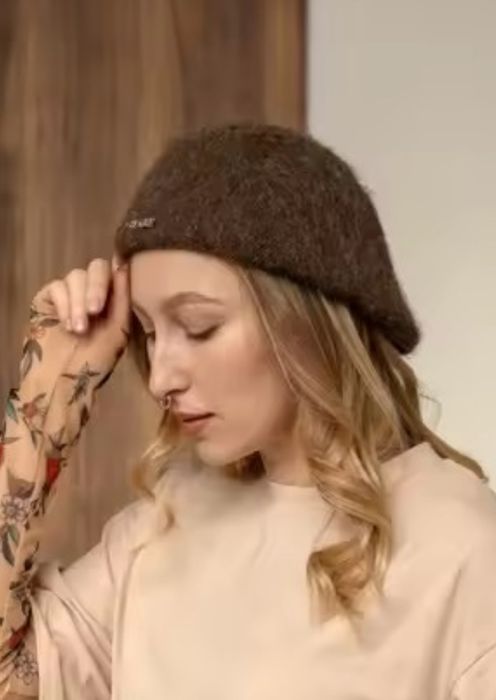 супер модний берет з ангори 

розмір 55-59