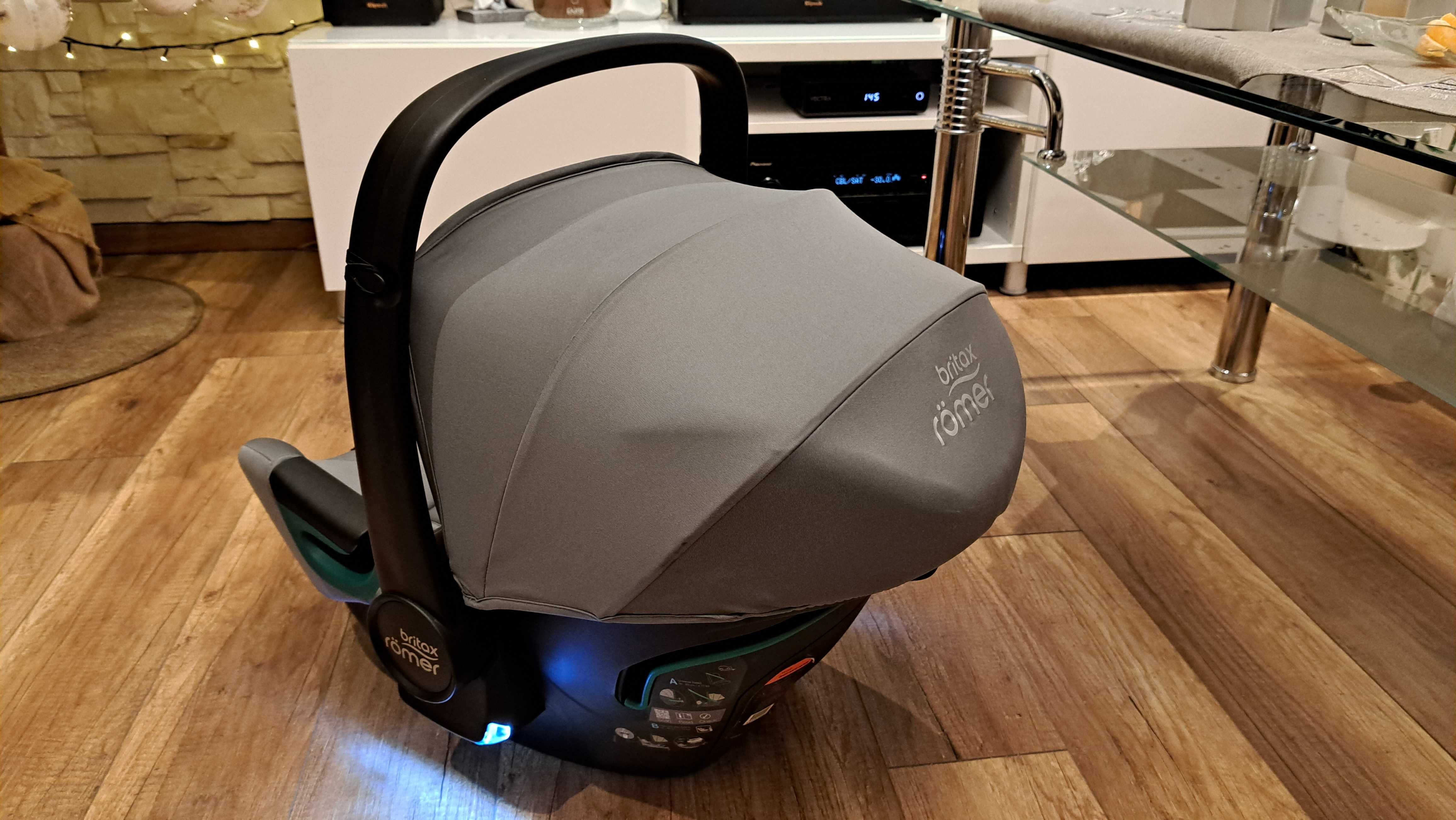 Fotelik nosidełko Britax Baby-Safe iSense