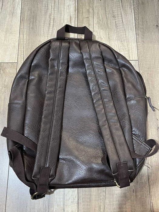 plecak skórzany brązowy kieszeń 2 zamki i kieszeń wew.