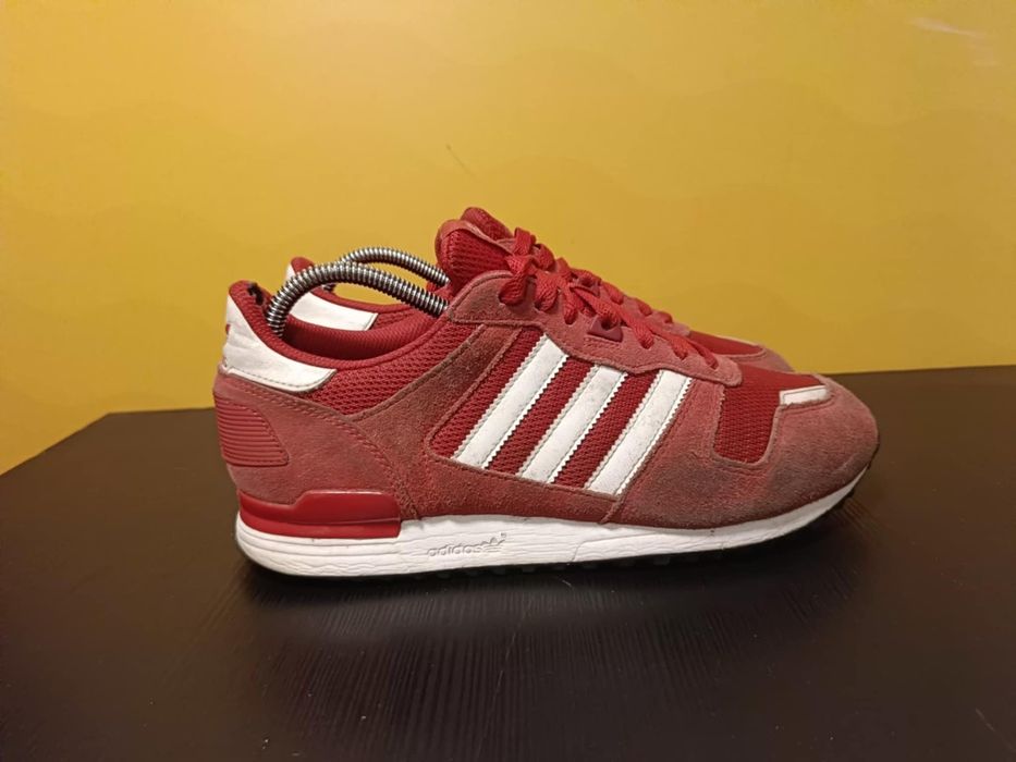 Adidas r41 1/3 meskie obuwie sportowe czerwone