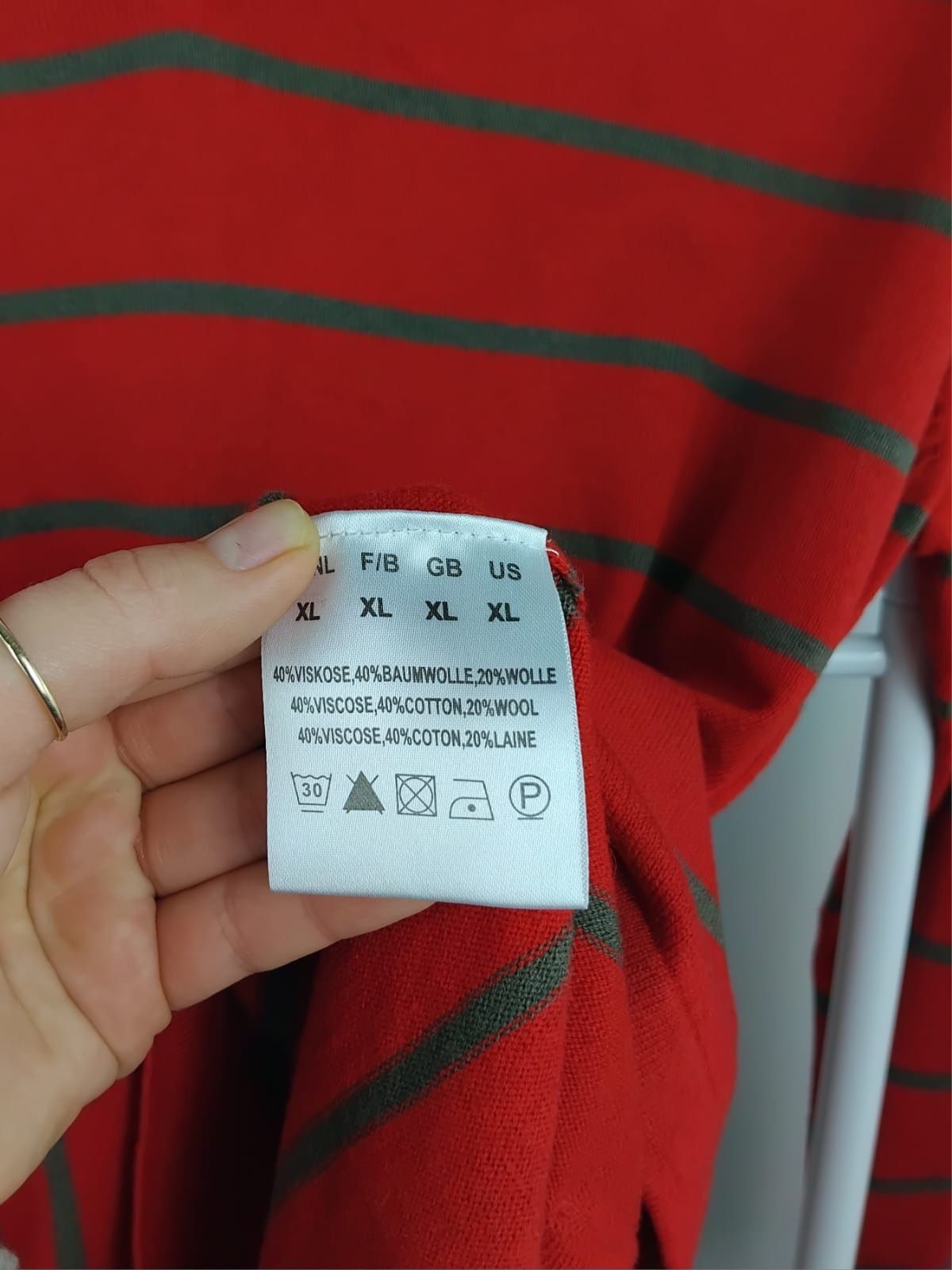 Wełniany sweter w paski wiskozowy sweterek bluza bawełniana dekolt V