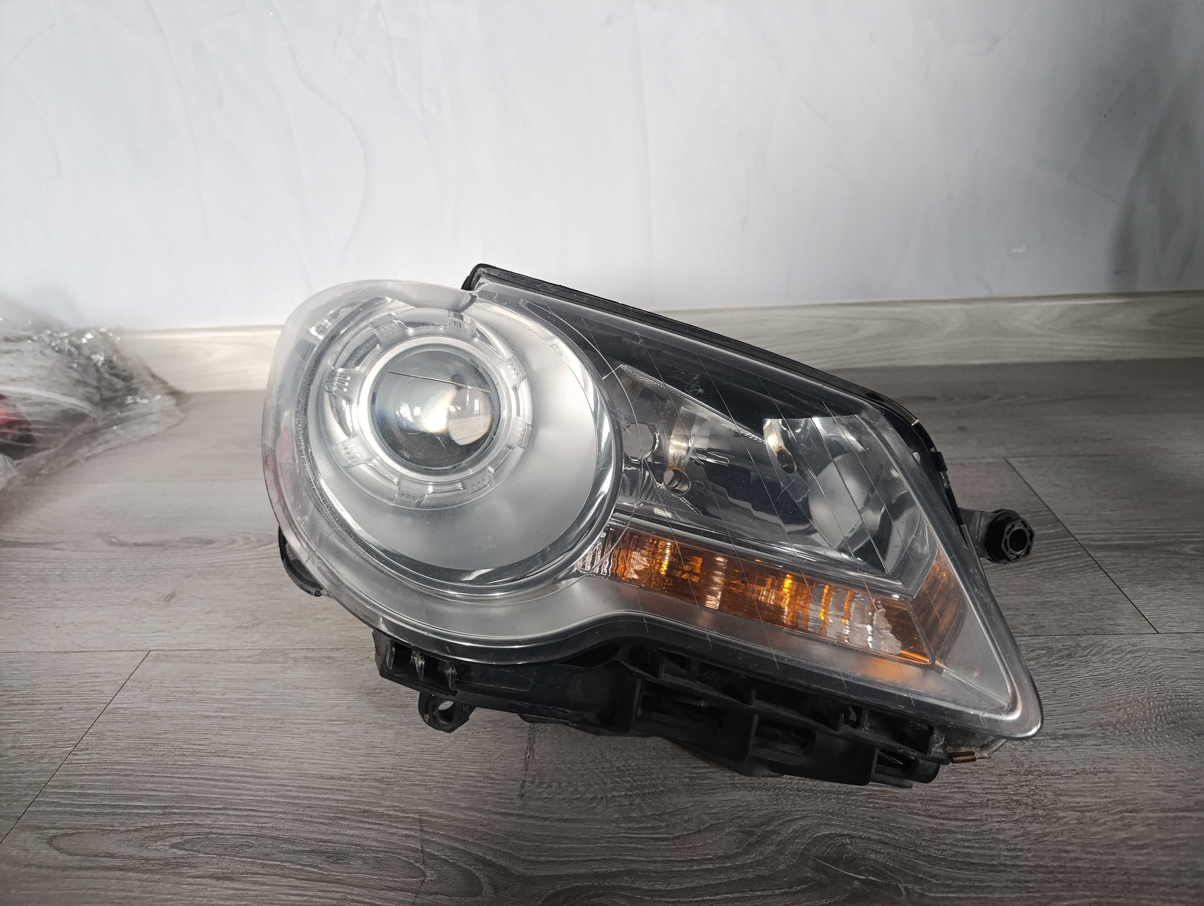 Lampa prawa Reflektor prawy Vw Volkswagen Touran Lift