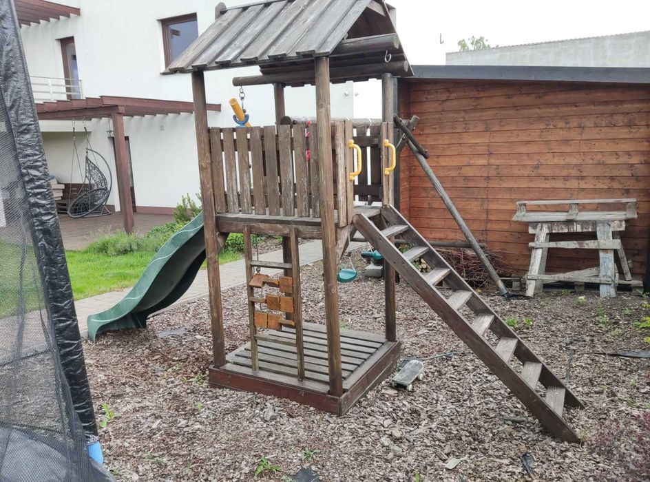 Domek ogrodowy dla dzieci. Plac zabaw