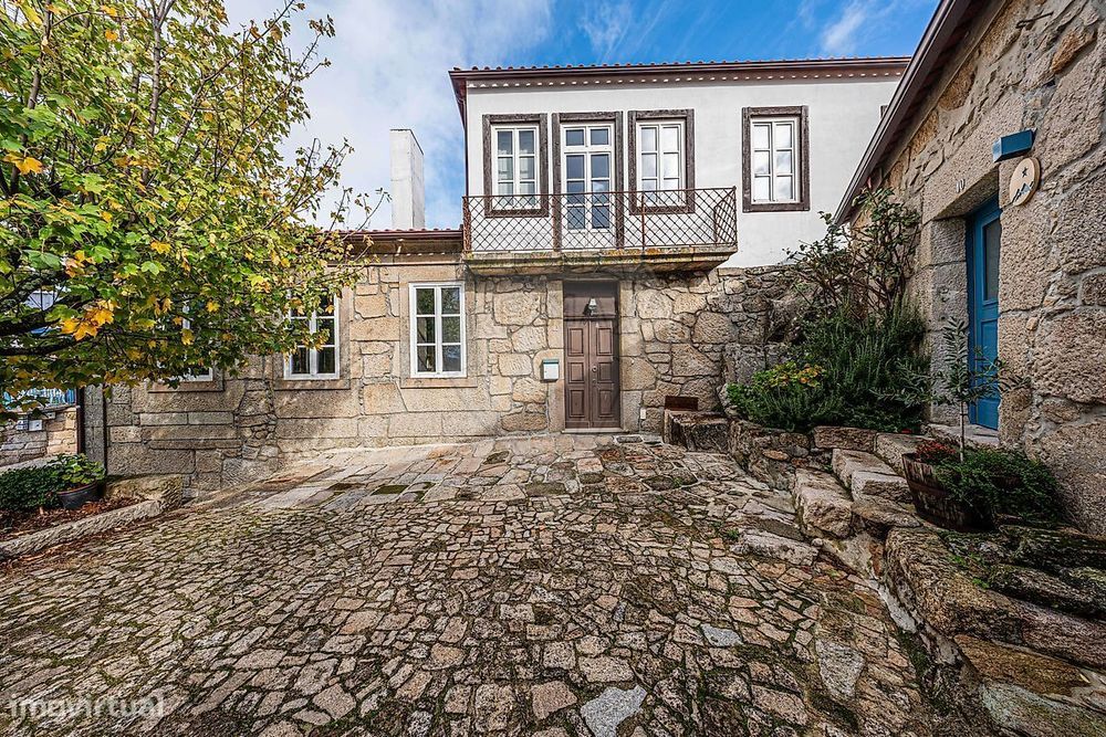 Moradia T8 para venda