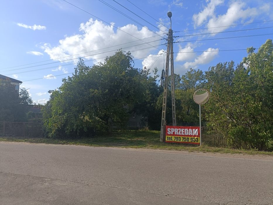 Sprzedam działkę siedlisko z budynkami i lasem