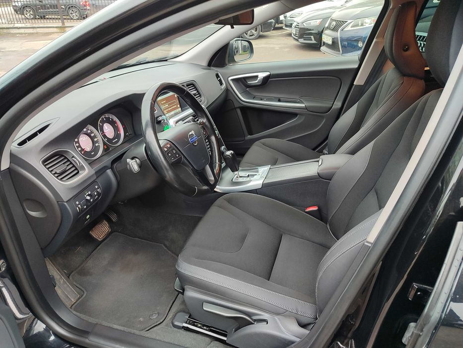 Volvo V60, 2011 рік, 2,0 D3 дизель з Швейцарії ВІДЕО