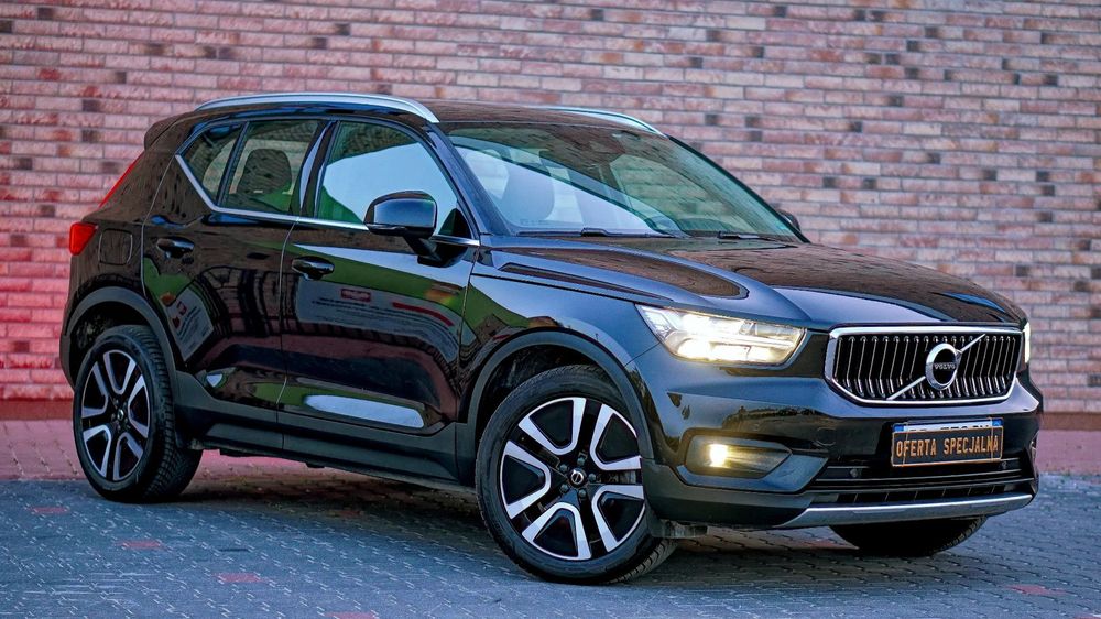 Volvo XC 40 T5 INSCRIPTION 262KM Plug-In 220V ACC Blis KeyLessGO Kamera El.klapa