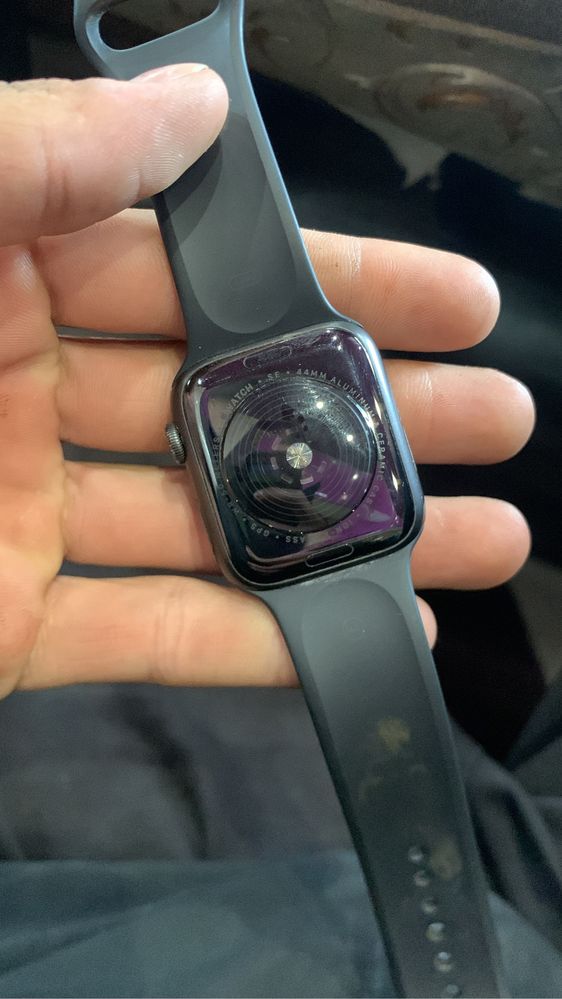 Продам Apple Watch SE / 44mm