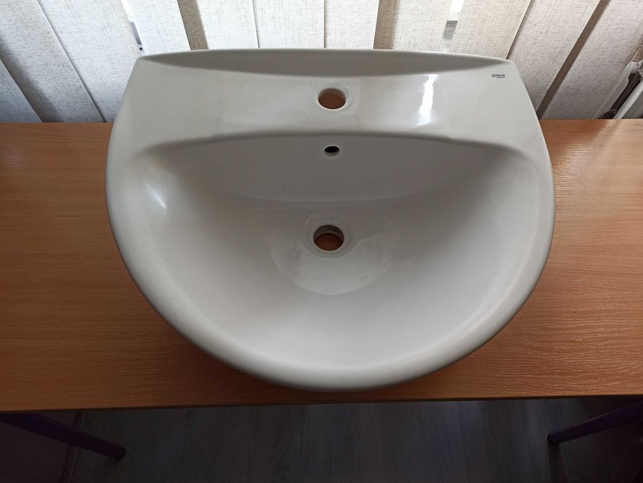 Umywalka wisząca Roca 56cmx45cm - super-cena !!!