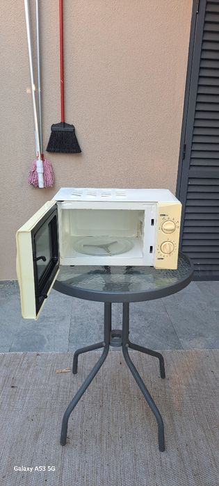 Micro ondas a funcionar