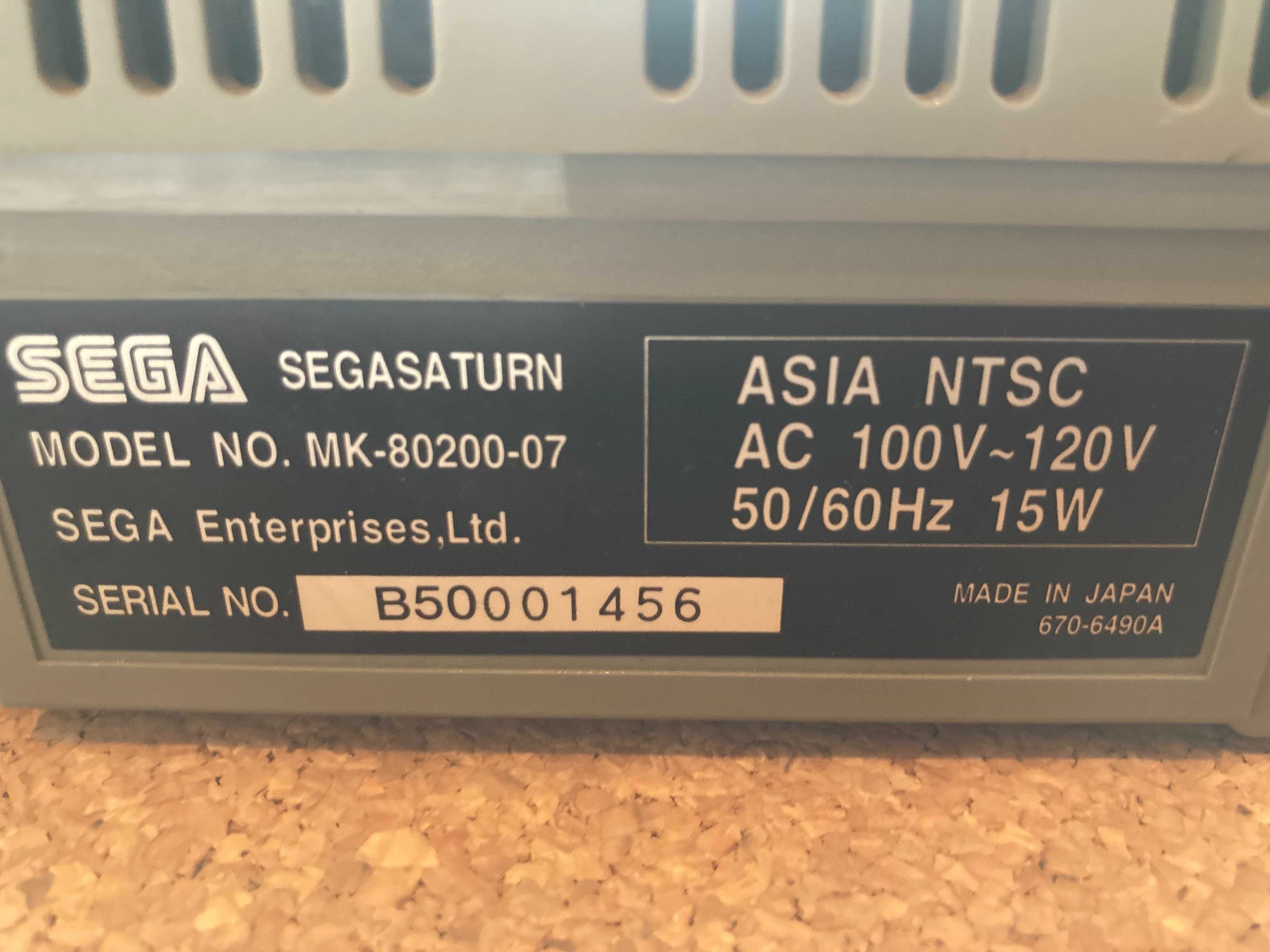 Sega Saturn Japonesa Consola com dois comandos a funcionar 100%