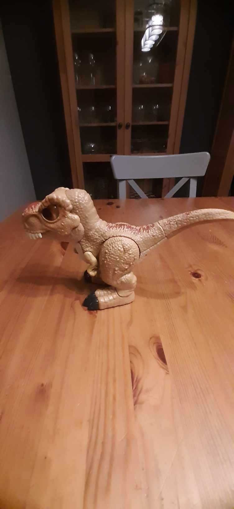 Średniej wielkości dinozaur