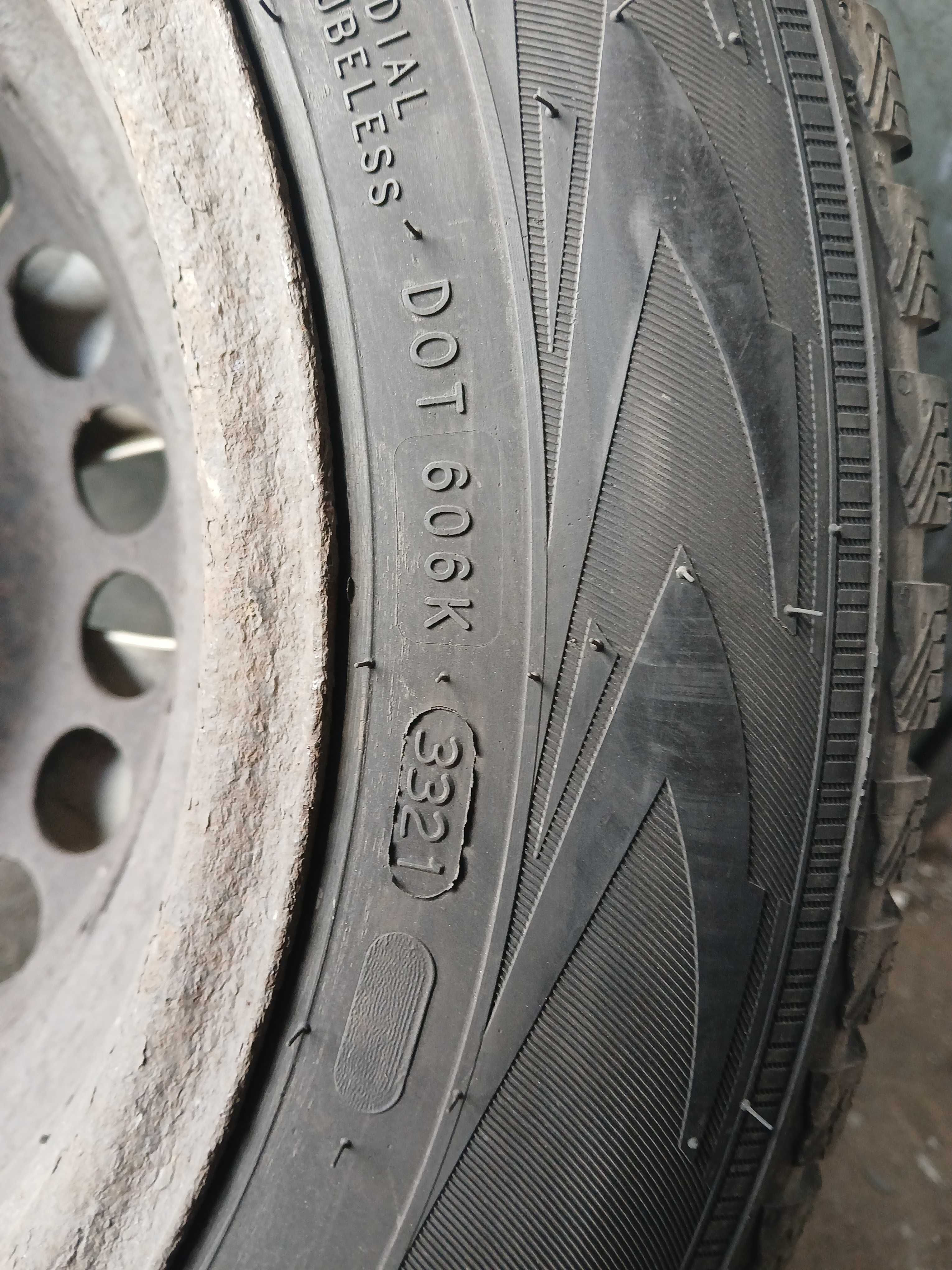 Całe koła - Opony zimowe Nokian WRD4 185/65/15