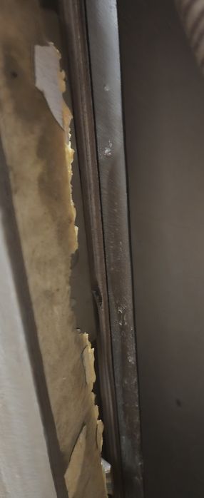 Продам двери входные металлические