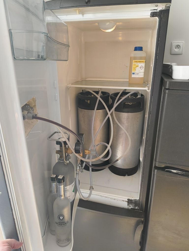 Sprzedam kegerator z zaadaptowanej lodówki na dwa kegi