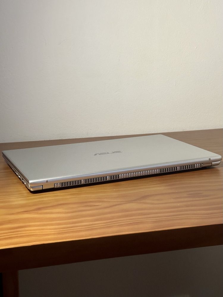 Portátil ASUS VivoBook | Ryzen 5 | 8GB RAM | Excelente Estado