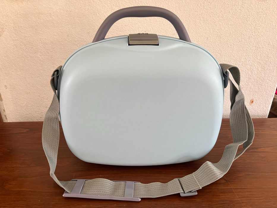 Necessaire Rígido Azul Claro