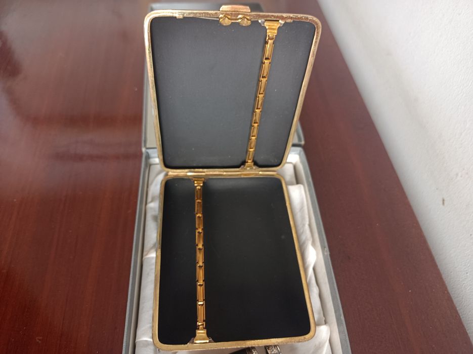 Conjunto cigarreira e isqueiro dourados