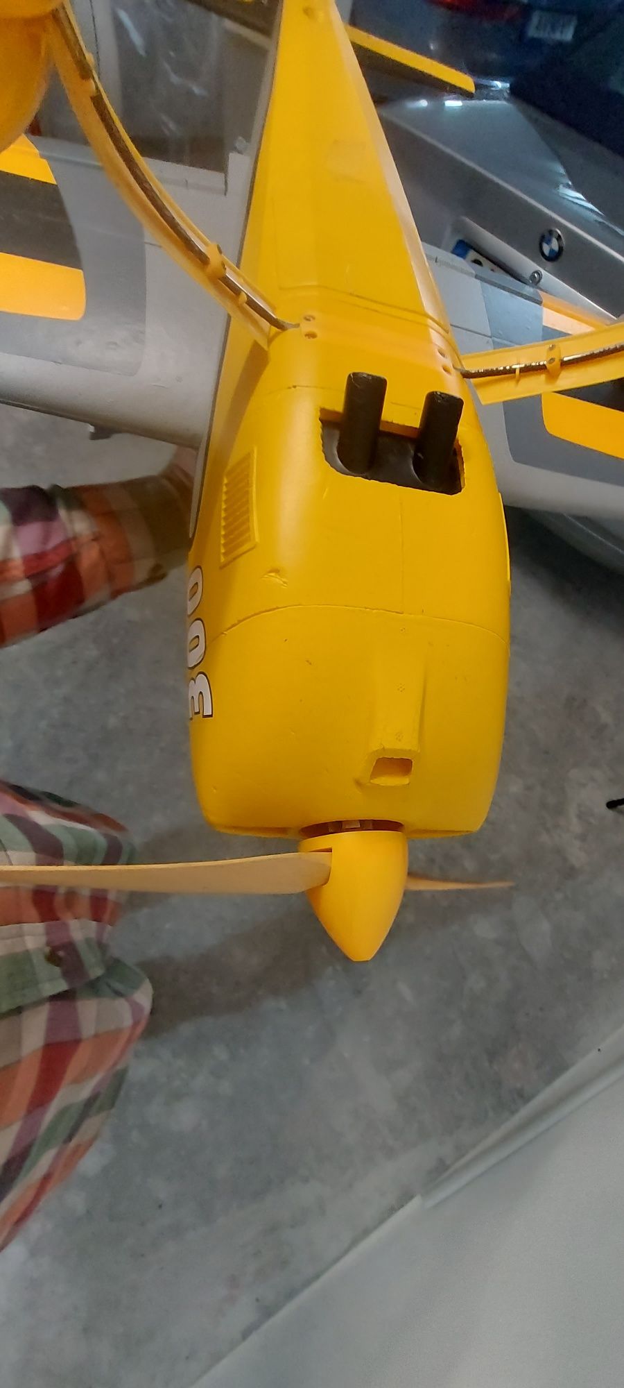 Avião de aeromodelismo extra 300 sc elétrico