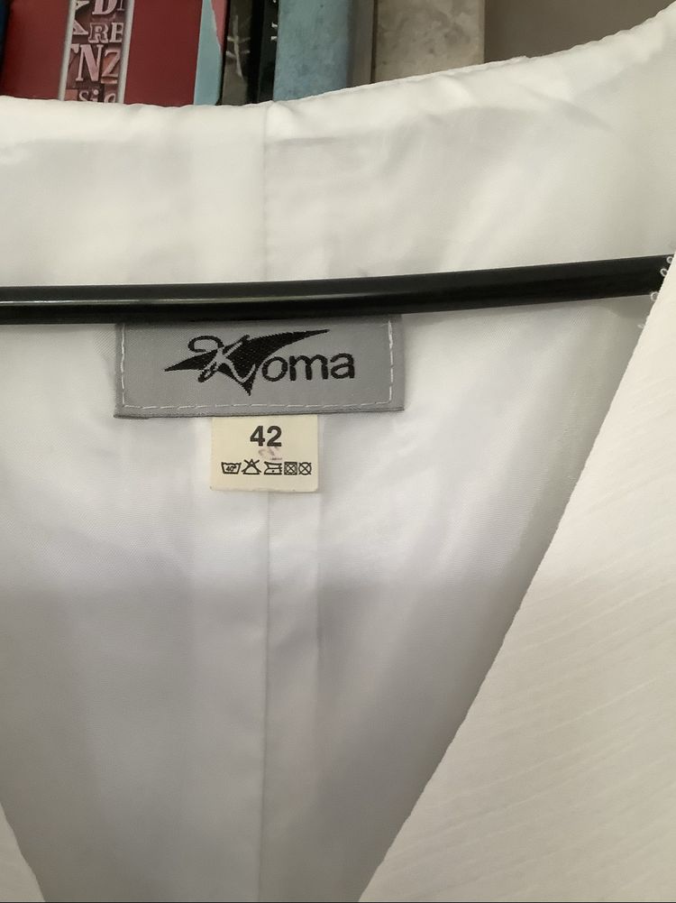Biała elegancka bluzka