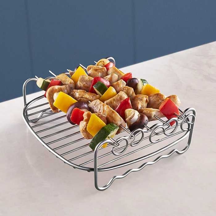 Решітка з 4 шампурами для аерогриля 190×190 мм — антипригарна.