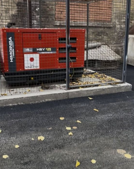 3- комн. 67 м. кв. Сталинка. С. Нигояна. Возле метро.