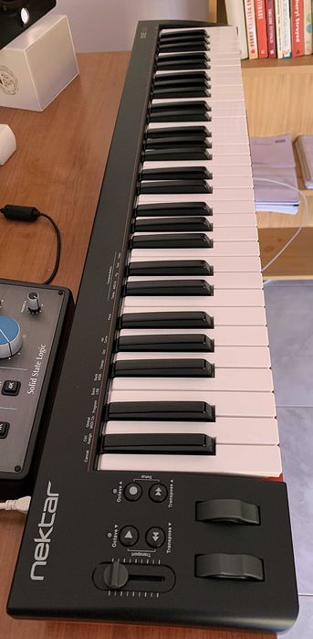 Teclado Controlador MIDI USB  Nektar SE61  61 Teclas